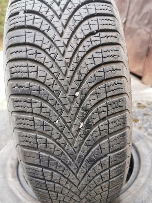 2бр зимни гуми Debica 185/65/15 дот1322