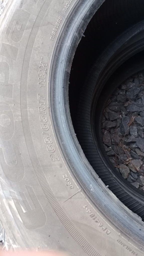 Продам шины летние R17 BRIDGESTONE 265/65R17 112H