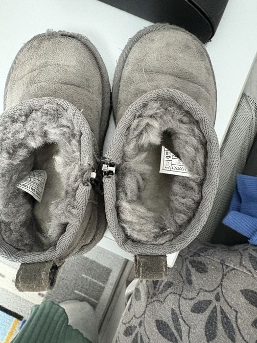 Vand Ugg marimea 23,5