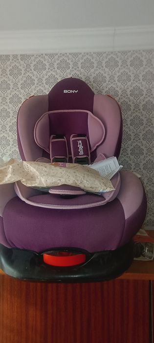 Детское кресло в машину