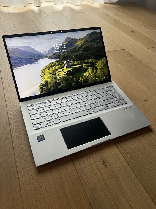 Laptop Asus VivoBook in stare buna