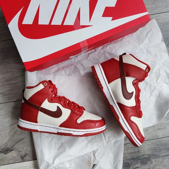 Nike Dunk High LXX