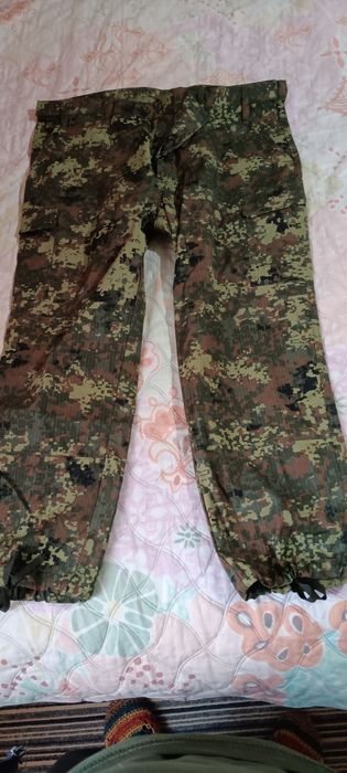 Продавам чисто нов военен панталон размер 170/3ХL