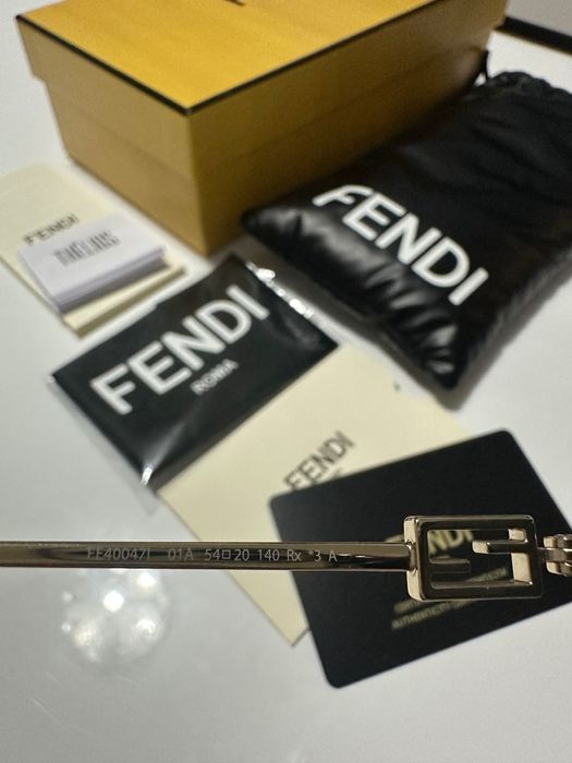 Слънчеви очила Fendi
