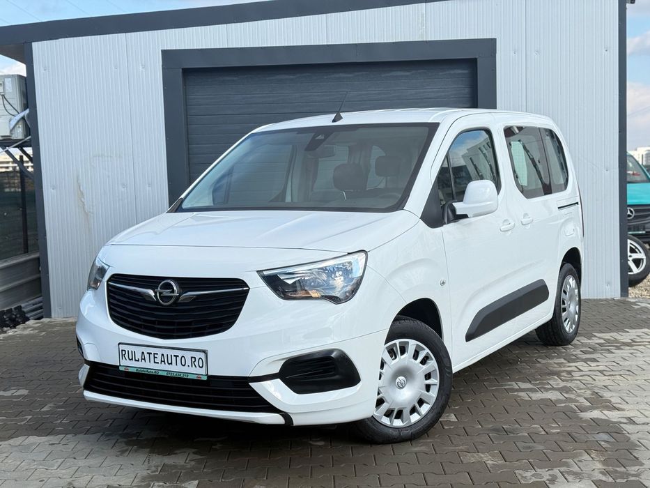 Opel Combo 1.5D - 102 Cp 5 Locuri Clima / Navi / Senzori