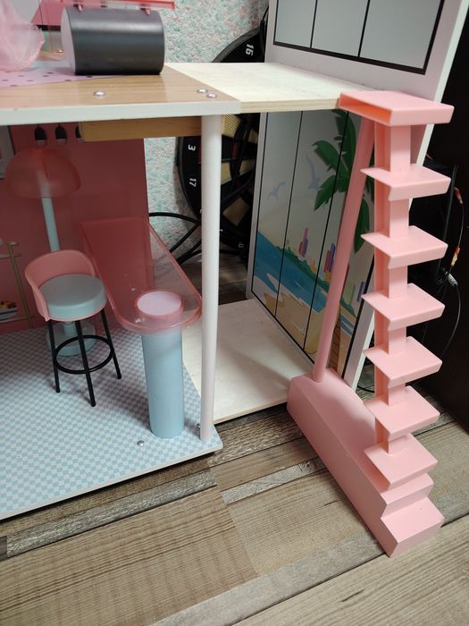 Къща за кукли  .