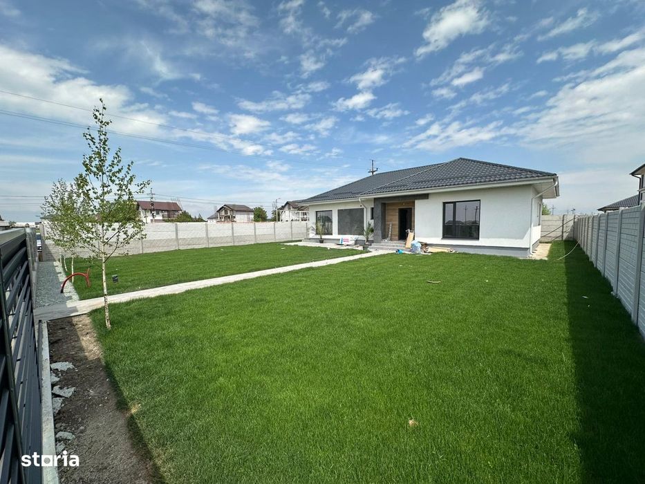 Casa single in Domnesti: incalzire in pardoseala si tamplarie tripan