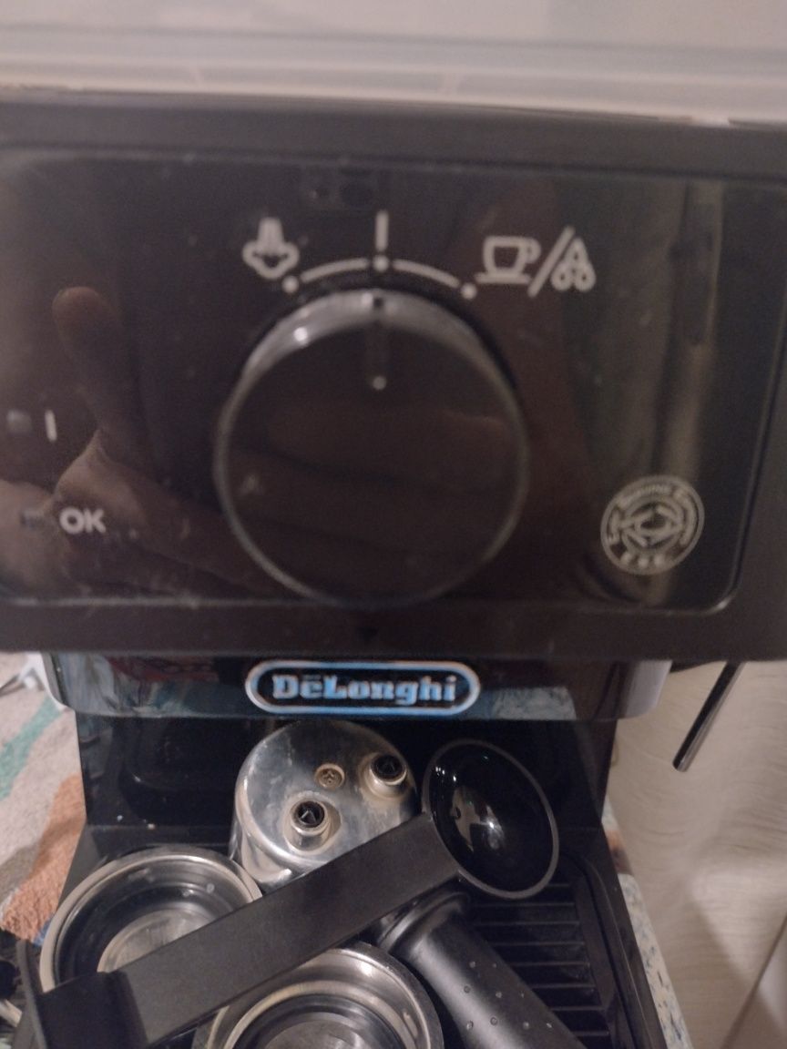 Продавам кафемашина Delonghi