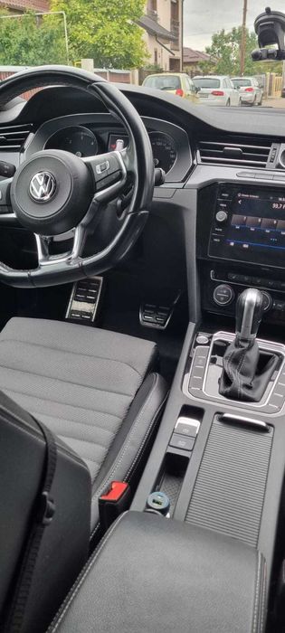 VW Passat Variant 2.0 TDI R-Line Executive 2019 • direct proprietar