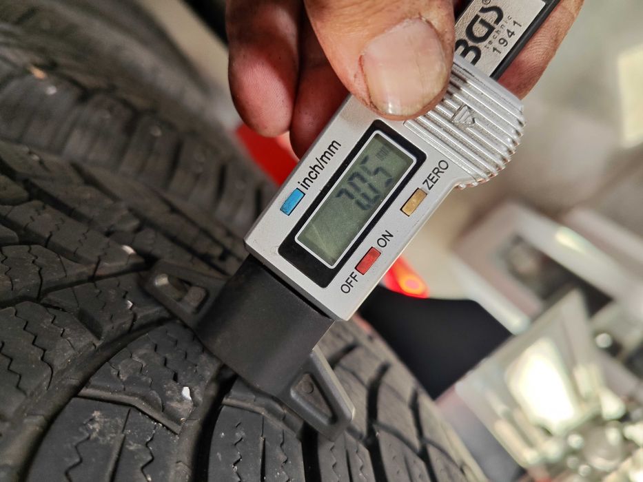 4бр.зимни гуми 215/65/17 Bridgestone