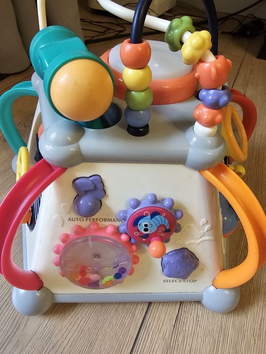 Детски интерактивен куб