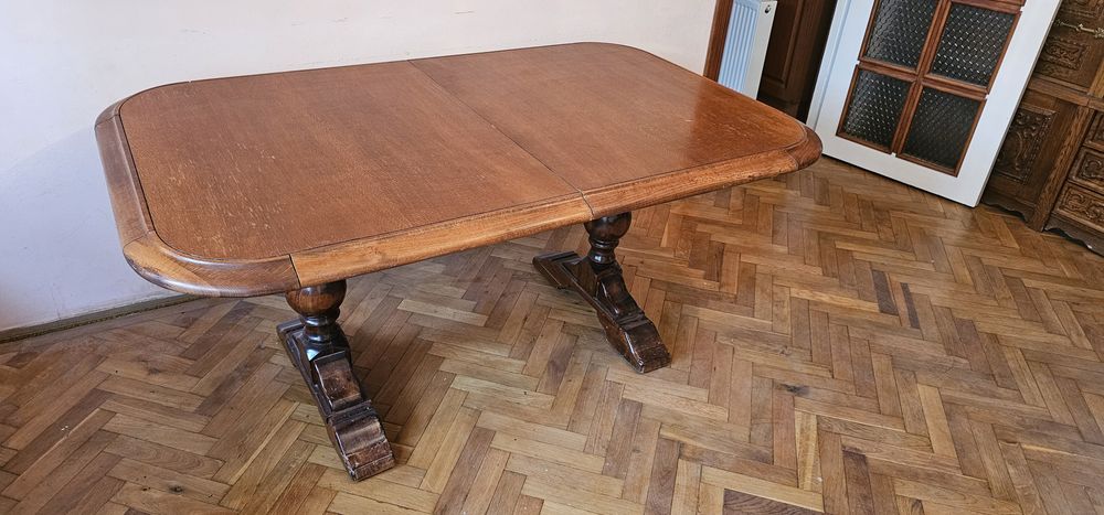 Masa vintage din lemn, de 6 persoane