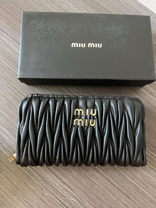 Дамски портмонета Guess Miu Miu Celine