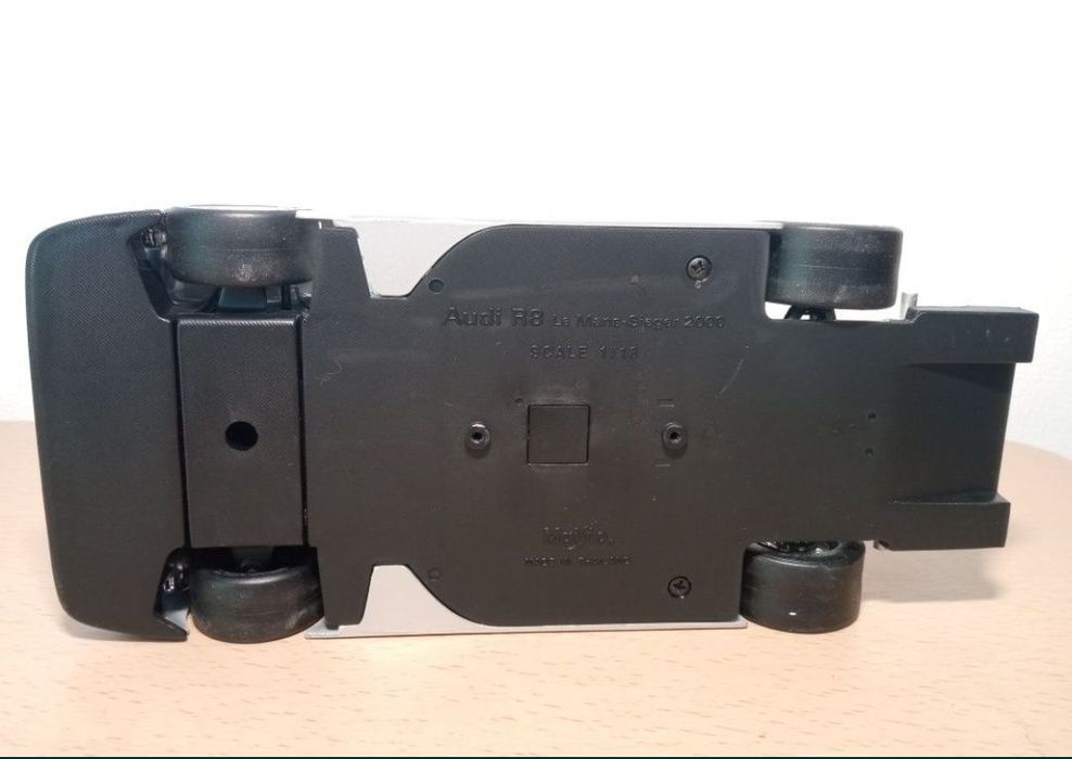 Audi R8 lemans maisto scara 1:18
