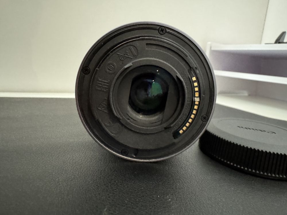 Obiectiv Canon RF-S 18-150mm