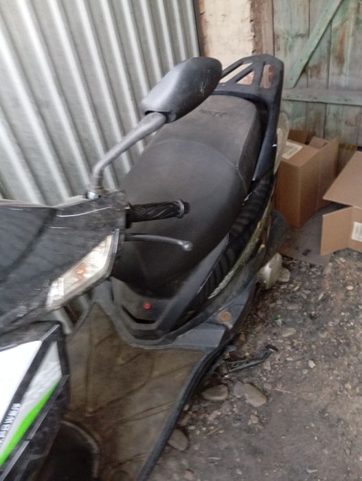 Продам мопед. Хороший маленький . За 200000 для города само то