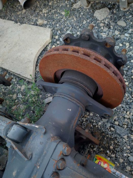 axa mercedes semiremorca