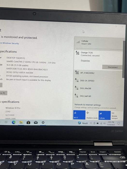 Lenovo X1 Carbon• i7-6600U• 16gb ram• 256• 14” • Bateria 5-6 ore