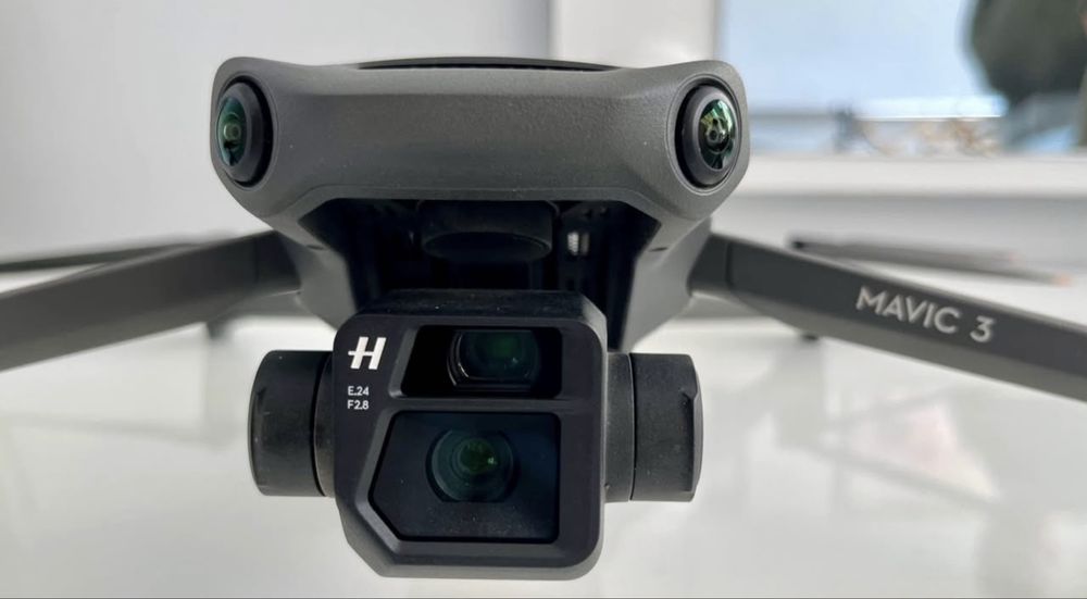 Дрон DJI Mavic 3 Fly More Combo + RC Pro Контролер - ПЕРФЕКТЕН