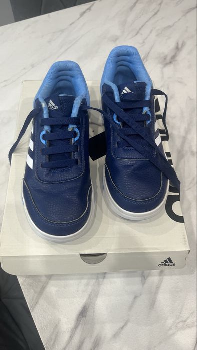 Маратонки Adidas размер 33