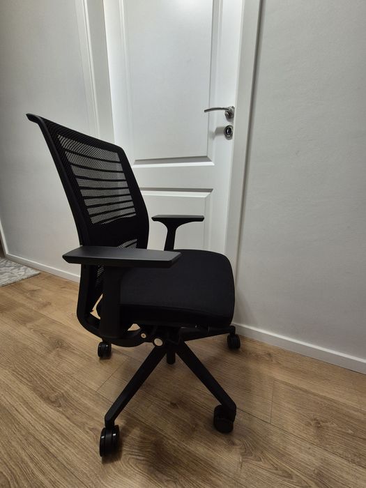 Scaun Steelcase Think - Nou