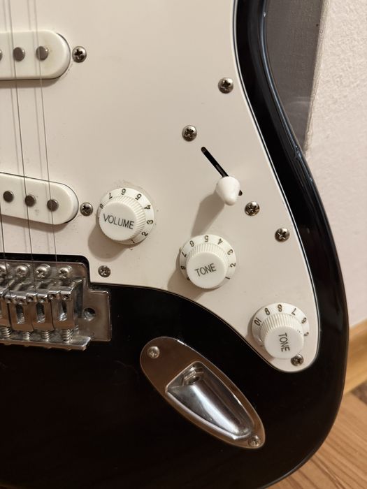 Електрическа китара Fender тип стратокастер