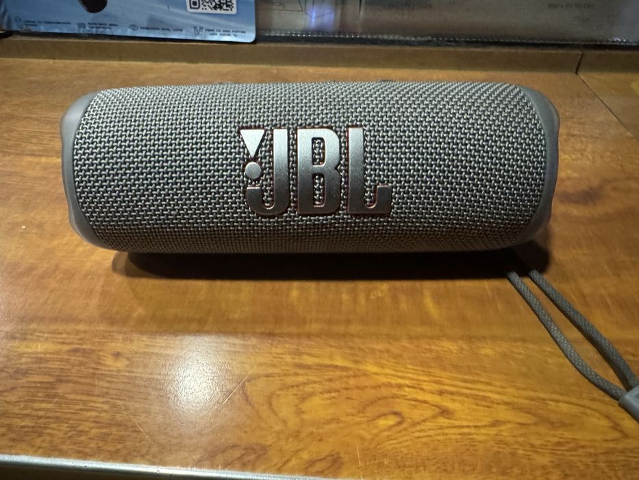 Vand boxa jbl flip6 perfecta