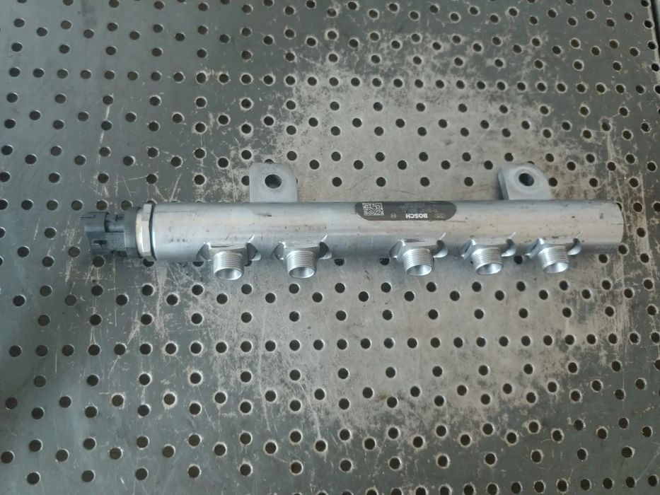 rampa injectoare 3.0 d m16164d  maseati levante 0445216050