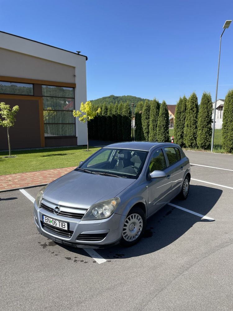 Vănd Opel Astra H BENZINA