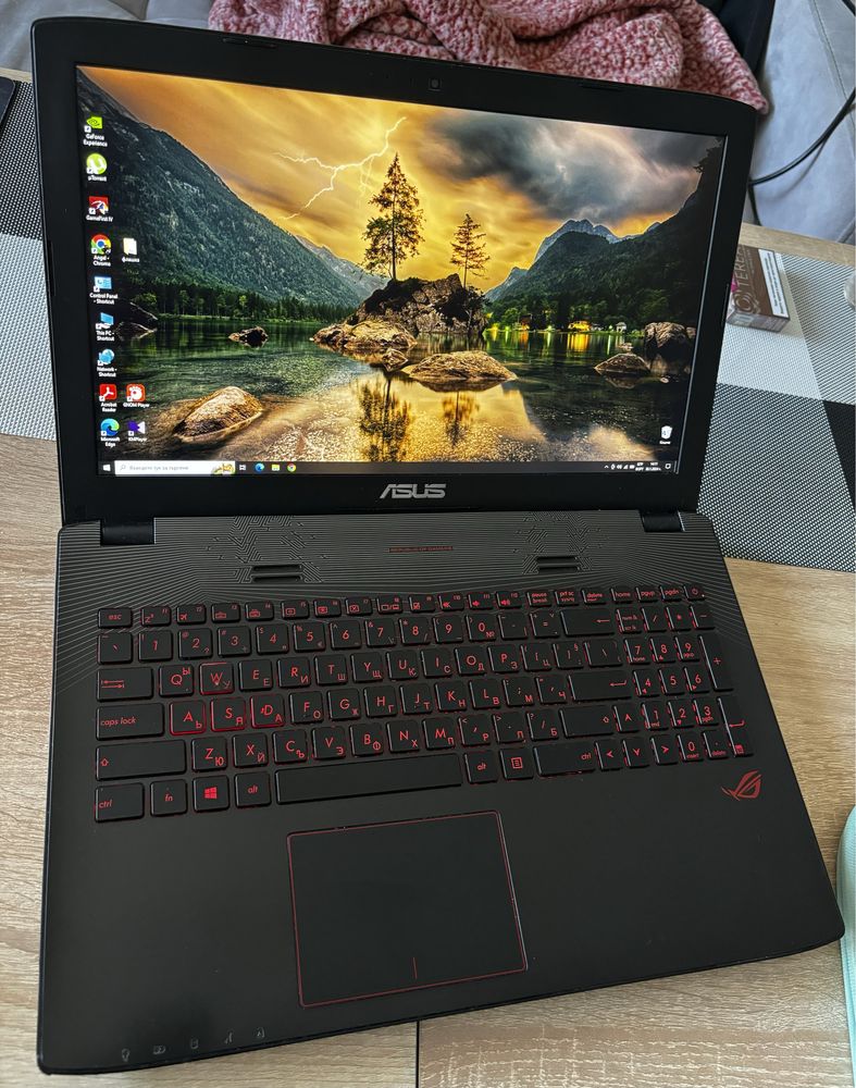 Геймърски лаптоп ASUS ROG GL552V перфектен