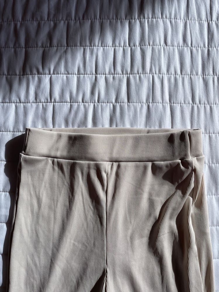 Рипсен бежов клин Shein