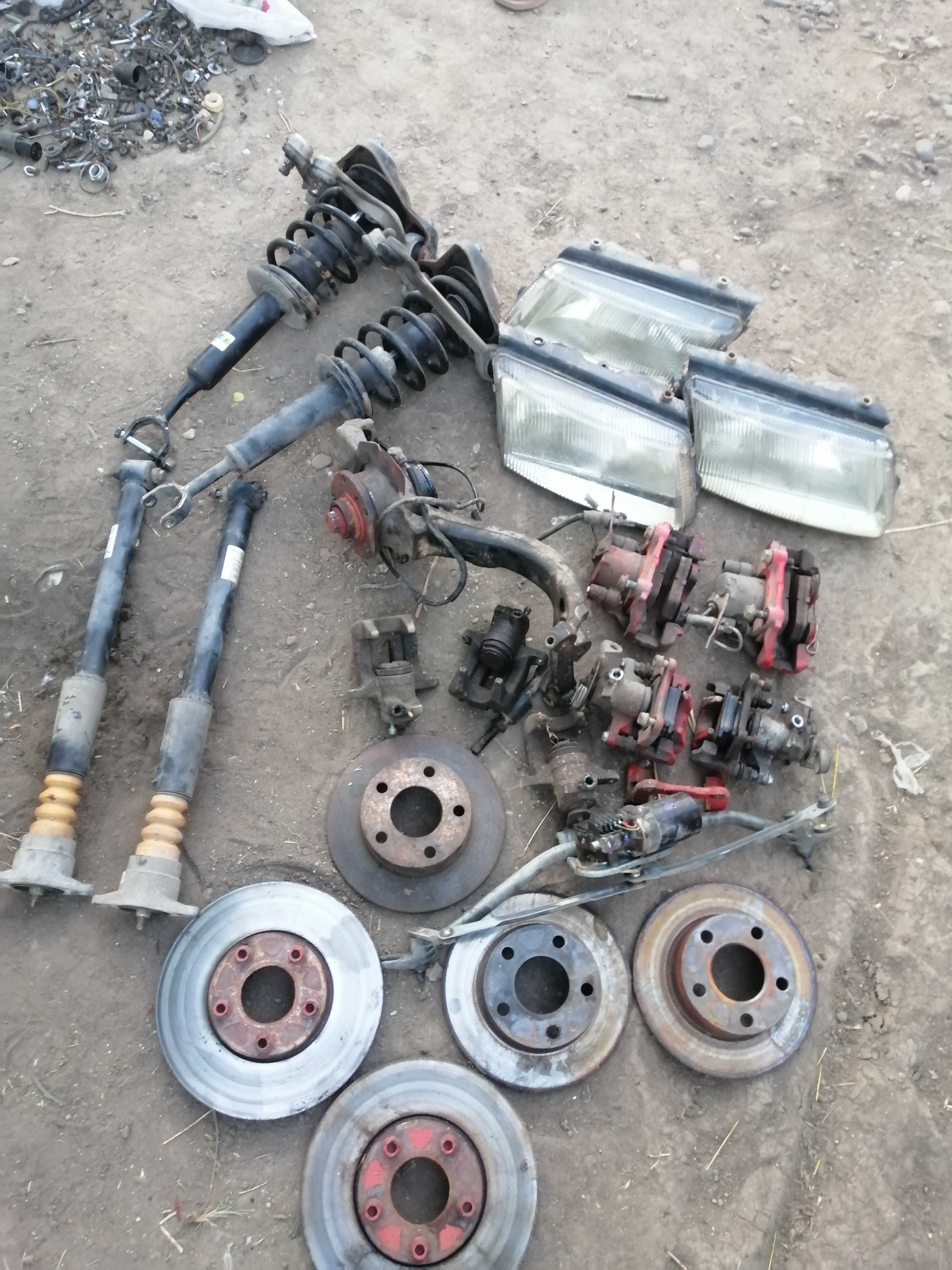 Vând diferite piese de passat b5