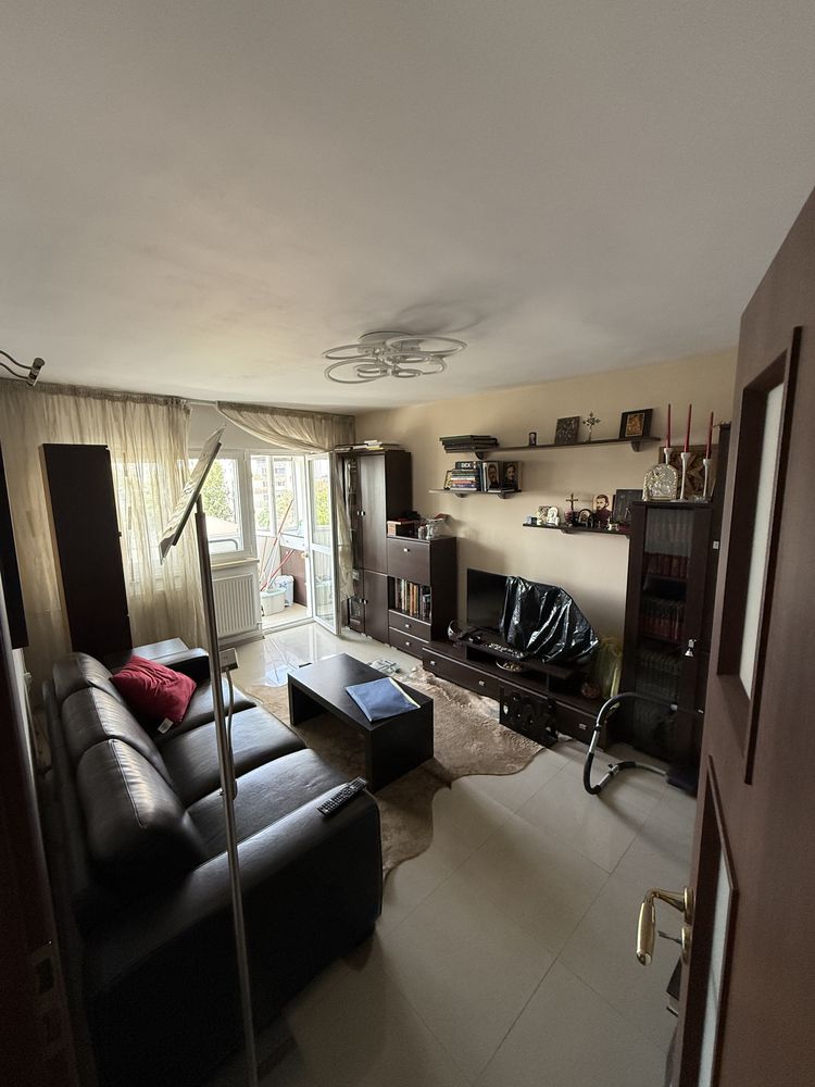 De vânzare : Apartament 3 camere spațios | Lacul Tei | Zona Nord