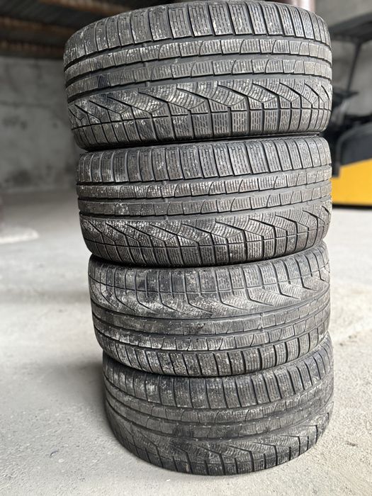 295/35/20 M+S , Set PIRELLI , Stare foarte buna !