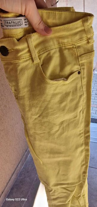 Blugi Stradivarius, Bershka, Zara