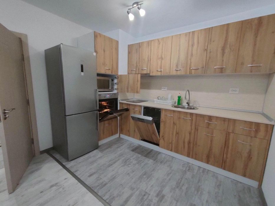 Дава се под наем Двустаен апартамент в Бургас, Славейков - 65 кв.м за 510 € - Снимка #1