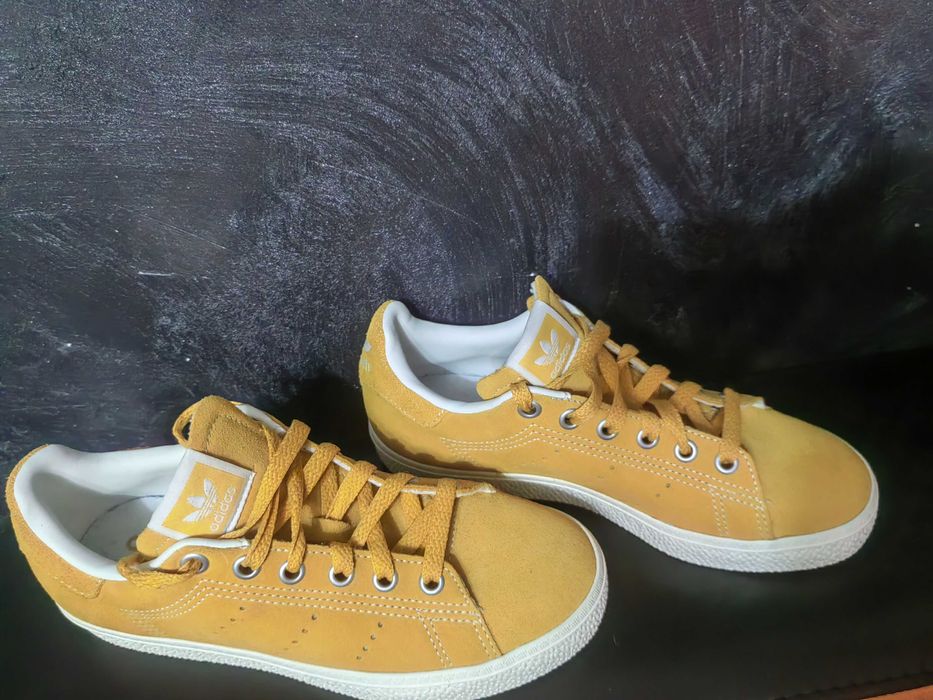 детцки обувки Adidas