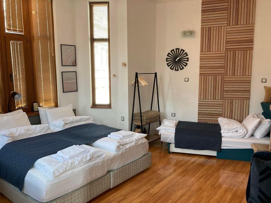 Дава се под наем Тристаен апартамент в Бургас, Център - 80 кв.м за 612 € - Снимка #3