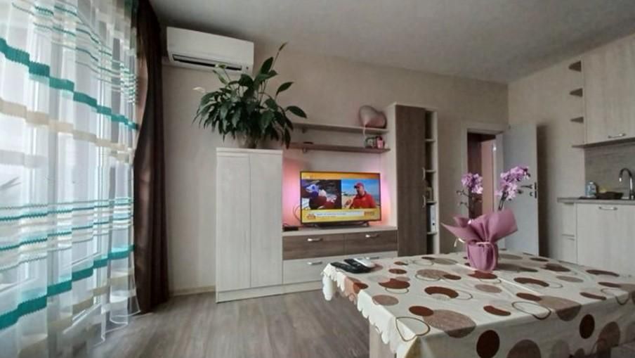 Дава се под наем Тристаен апартамент в София, Света Троица - 70 кв.м за 575 € - Снимка #8