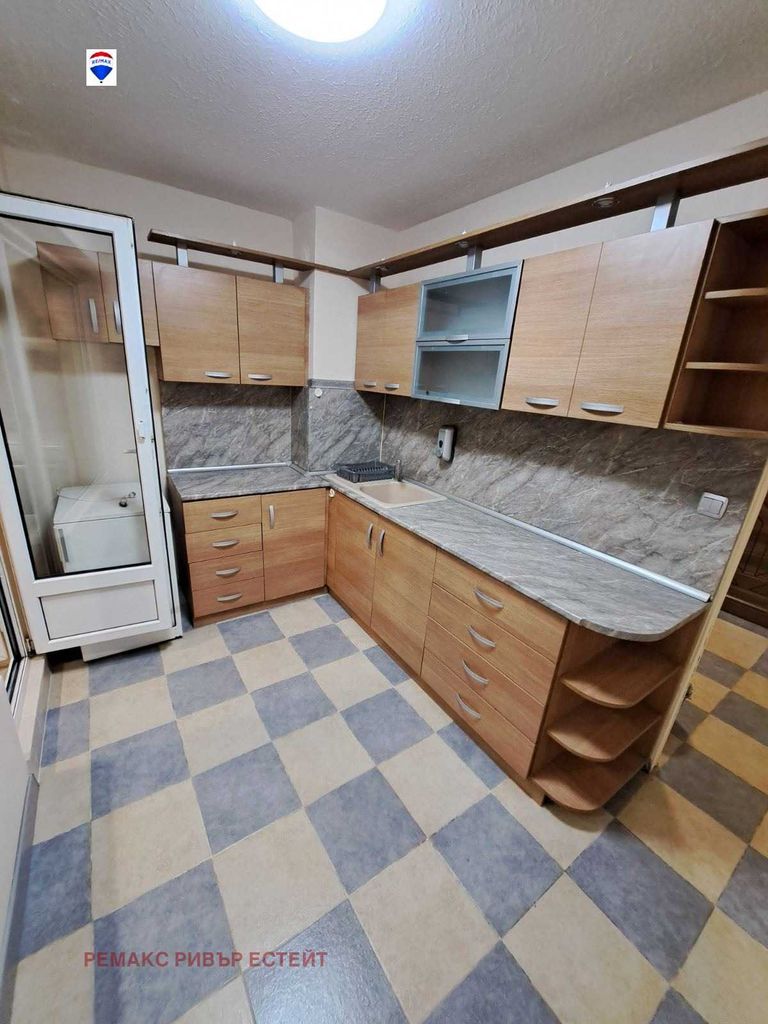 Продава се Двустаен апартамент в Русе, Здравец Север 1 - 65 кв.м за 1153 €/кв.м - Снимка #2