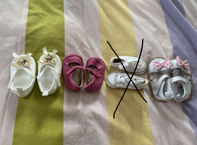 Vând lot 3 perechi papucei piele bebe