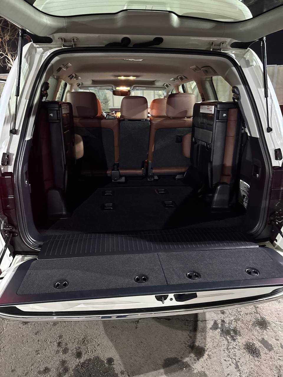 Toyota Land Cruiser 200 V8 VX.S 2019 год