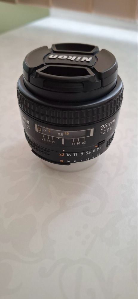 Nikon AF Nikkor 28mm 1:2.8D