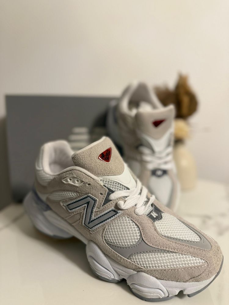 Adidasi New Balance 9060