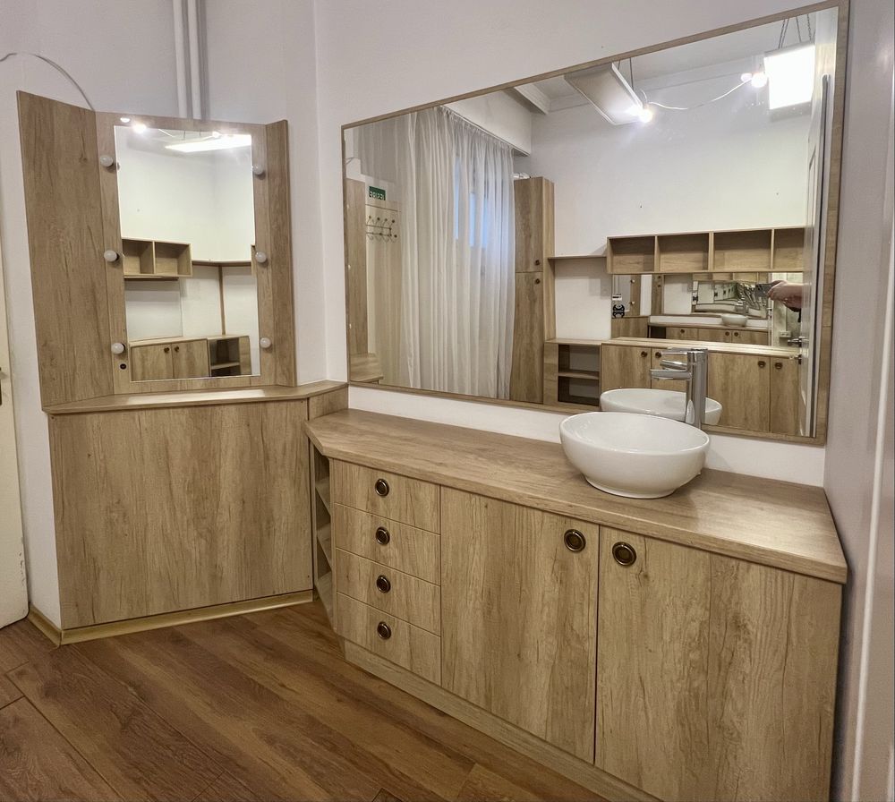 Vand scaune coafor, oglinzi si mobilier salon