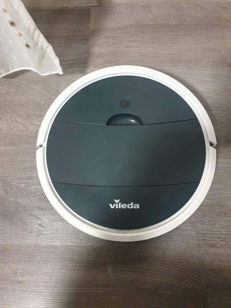 Robot aspirator vileda vr one perfect funcțional