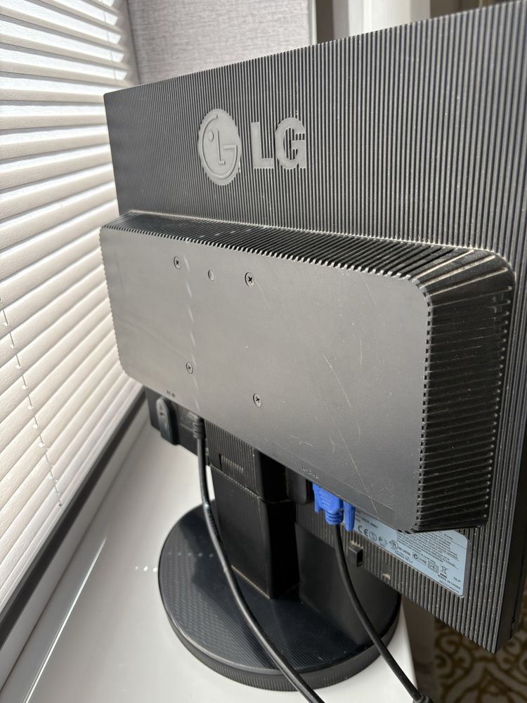 LG Flatron manitor