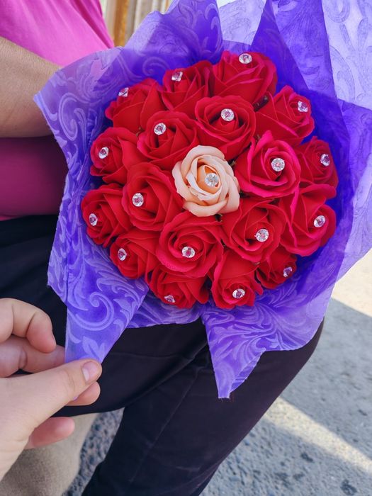 Buchete de flori la comandă Livram oriunde în România