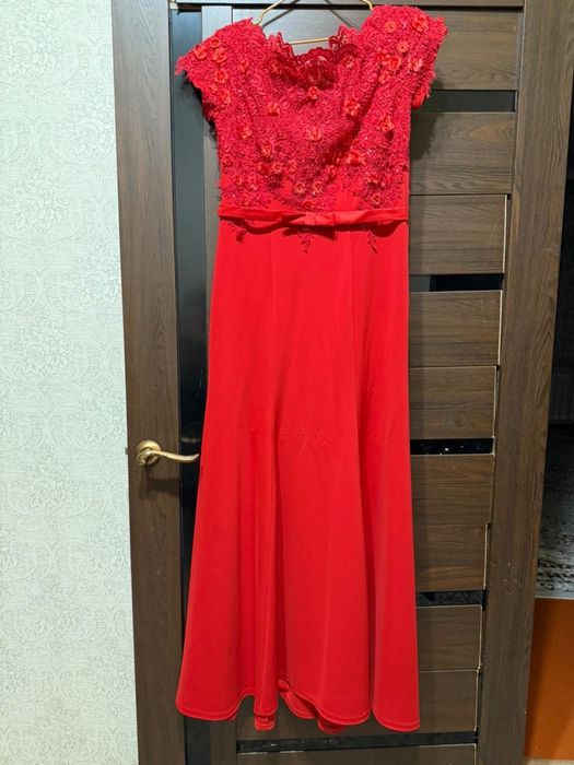 Платья со стразами