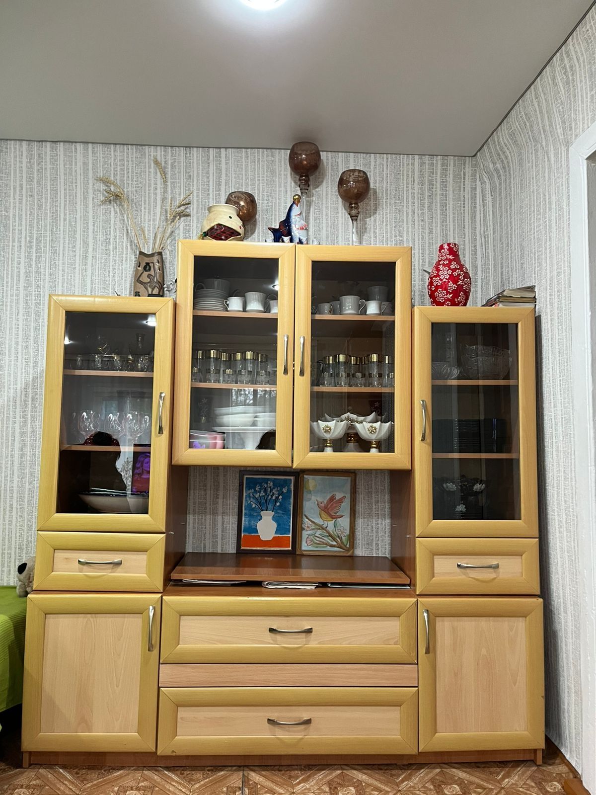 Продам шкаф для посуды